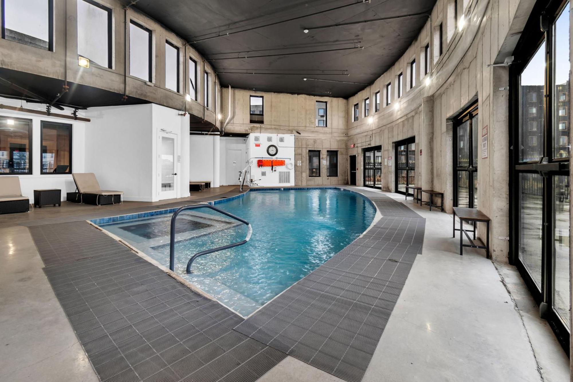 Royal Oasis Indoor Pool, Free Parking, Near Nyc Leilighet Elizabeth Eksteriør bilde